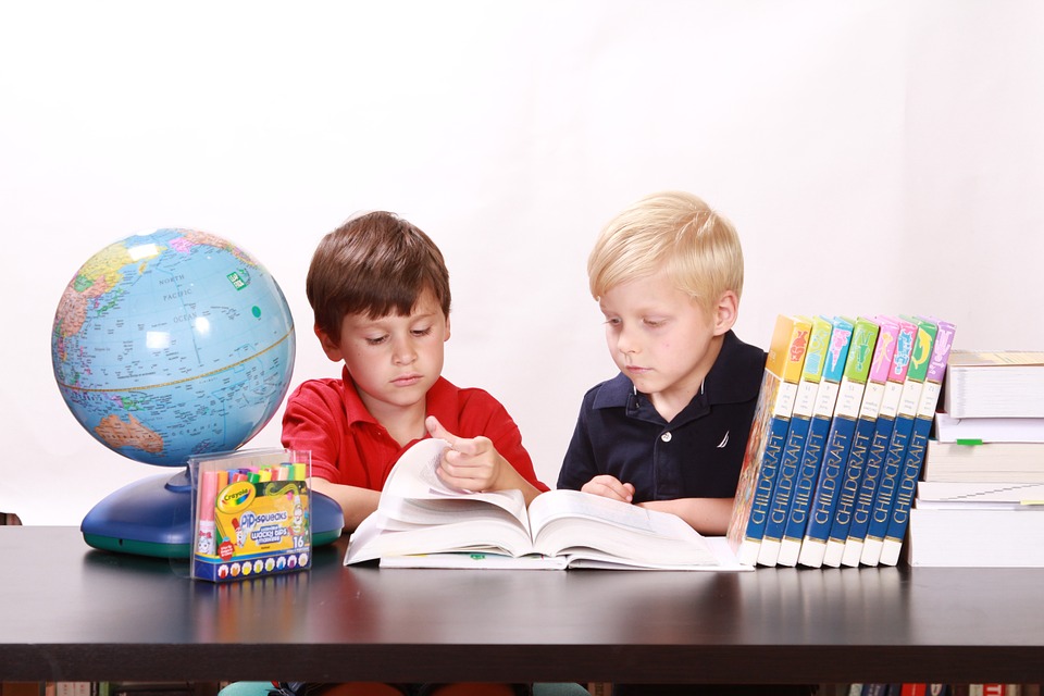 Strategi Mengajar Anak ASD di Lingkungan Sekolah